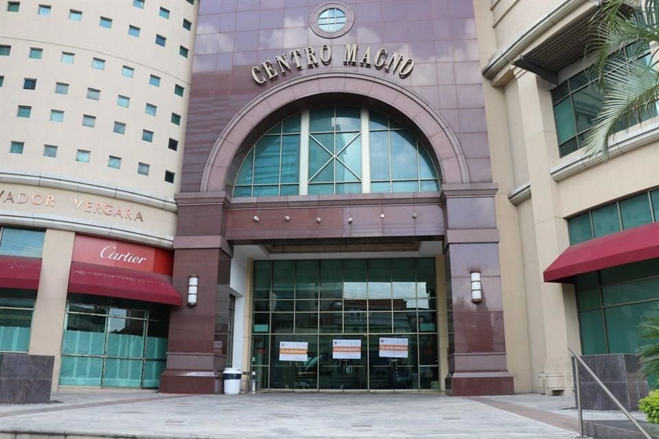 Por no cumplir con las medidas sanitarias, el Ayuntamiento de Guadalajara clausuró el Centro Magno.