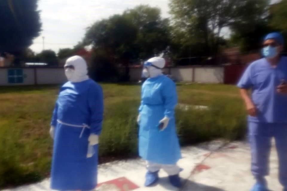 El sismo provocó que los pacientes infectados de Covid-19 que son atendidos en hospitales de la Ciudad de México, tuvieran que evacuar y resguardarse en los patios.