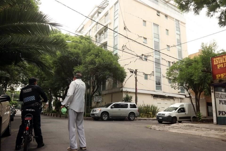El inmueble, ubicado en la esquina de Tepic y Amealco, sufrió daños estructurales durante el temblor de 2017 y desde entonces se encuentra deshabitado.