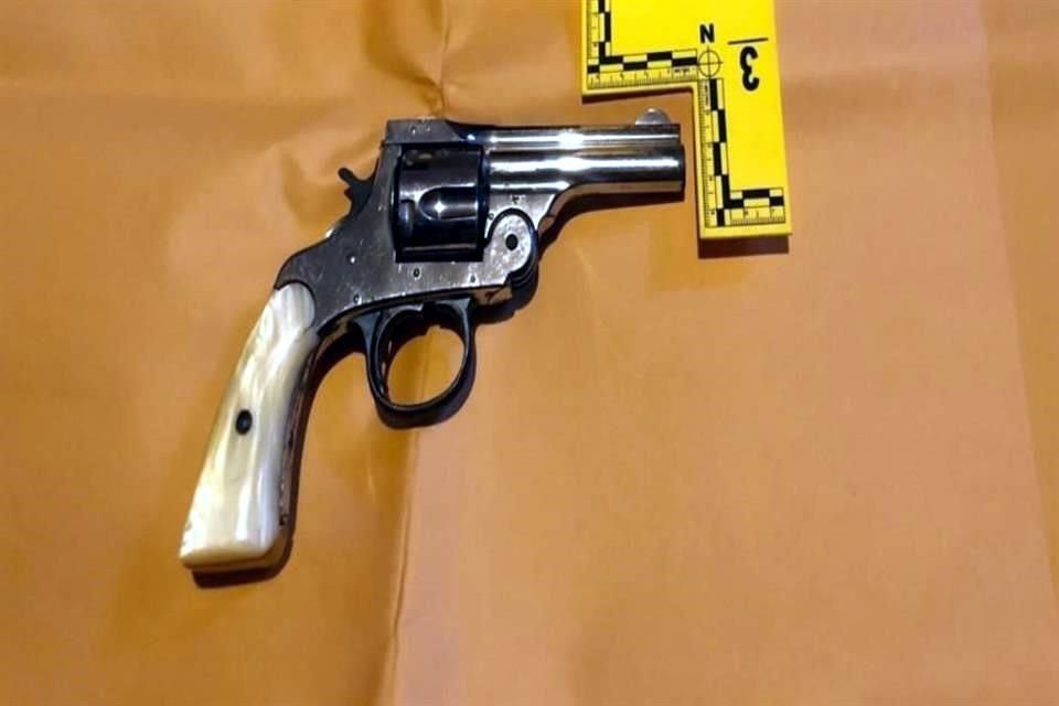 En la búsqueda de Mónica Segura Temich se han realizado cateos en los que se han encontrado armas, municiones droga y hasta una incubadora.