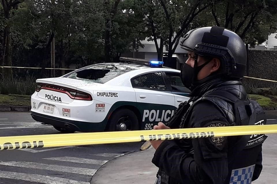 Policías se encuentran en el sitio del ataque.