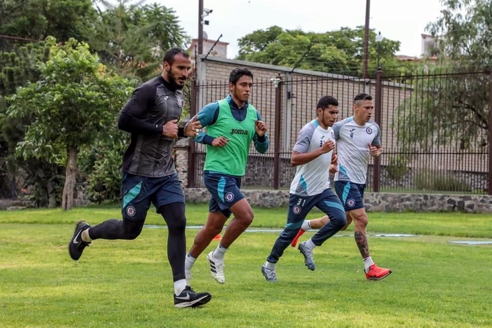 El Cruz Azul ha batallado con los casos positivos de Covid-19.