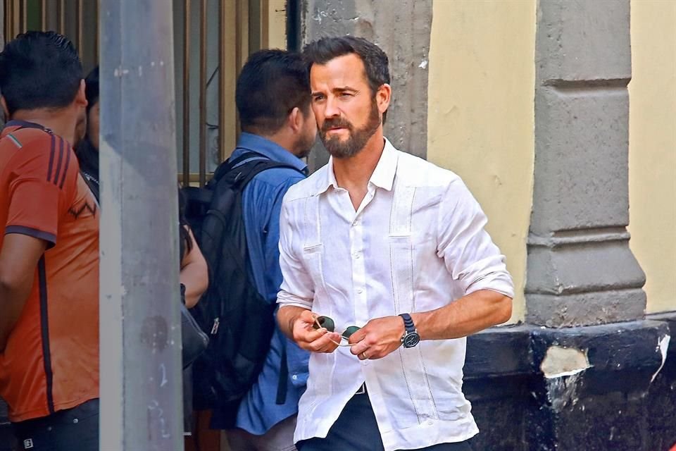 Justin Theroux estuvo en la CDMX grabando algunas escenas de la serie basada en el famoso libro.