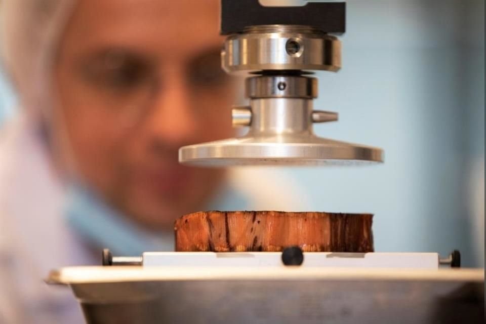 'Necesitas una impresora en 3D para imitar la estructura del músculo de un animal', explica Eshchar Ben-Shitrit, CEO de Redefine Meat.