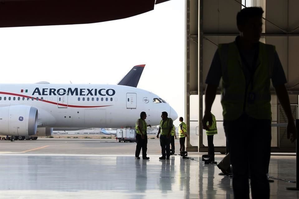 Aeroméxico cuenta con un total de mil 800 pilotos que son representados por la ASPA.