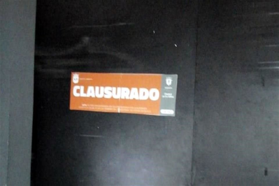 El Ayuntamiento de Zapopan clausuró un 'table dance' que abrió antes de la fecha permitida con el pretexto de que ofrecía servicio de alimentos.
