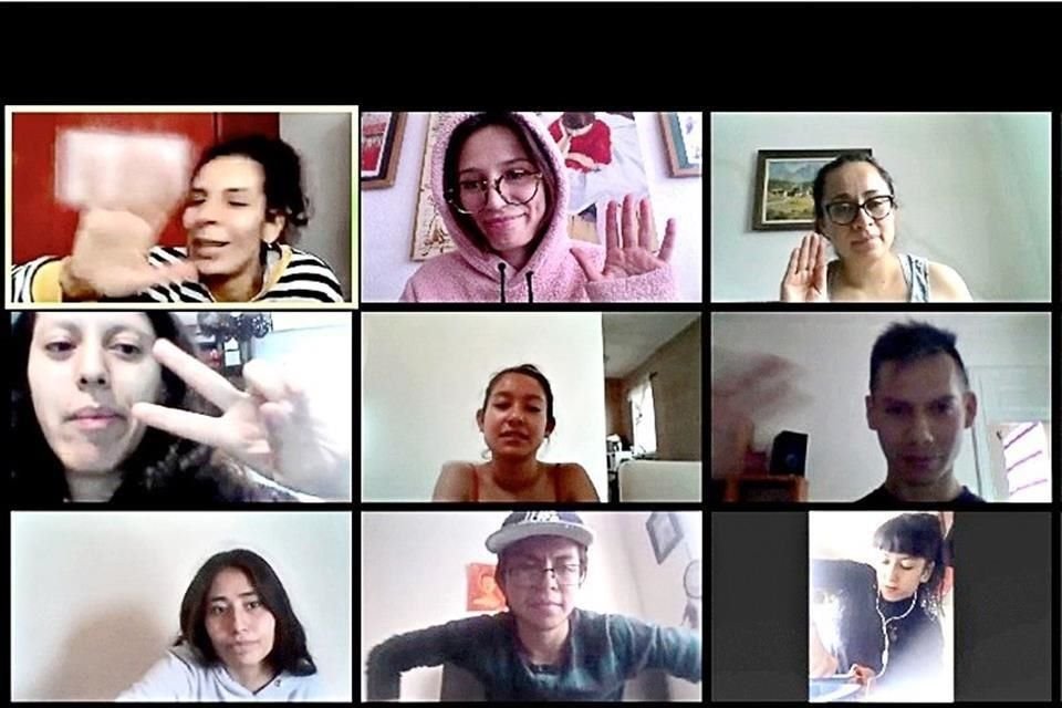 DURANTE EL CONFINAMIENTO. Los alumnos de danza y teatro ahora toman clases de forma virtual.