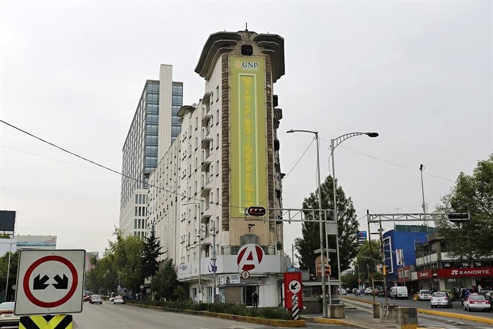 El Edificio Ermita, joya del art decó concebida por Juan Segura en 1930, podría ser desocupado en un futuro cercano.