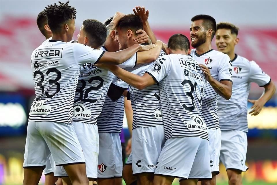 Una solitaria anotación del canterano Alejandro Gómez le valió la victoria al Atlas 1-0 contra Mazatlán y lo mantiene con vida en la Copa por México.