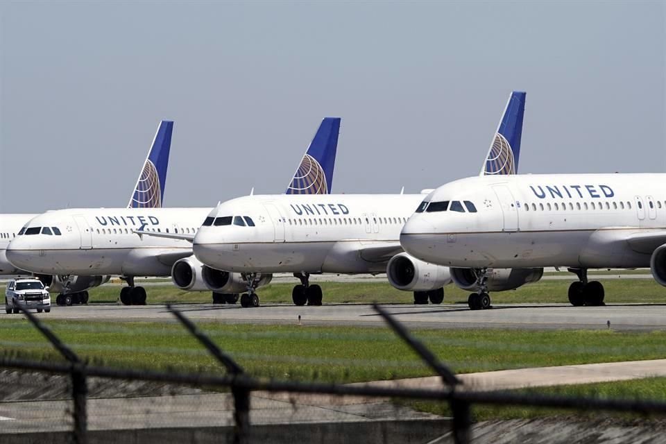 La aerolínea ve una oportunidad para actualizar su flota y está estudiando varios modelos nuevos de bajo consumo de combustible.