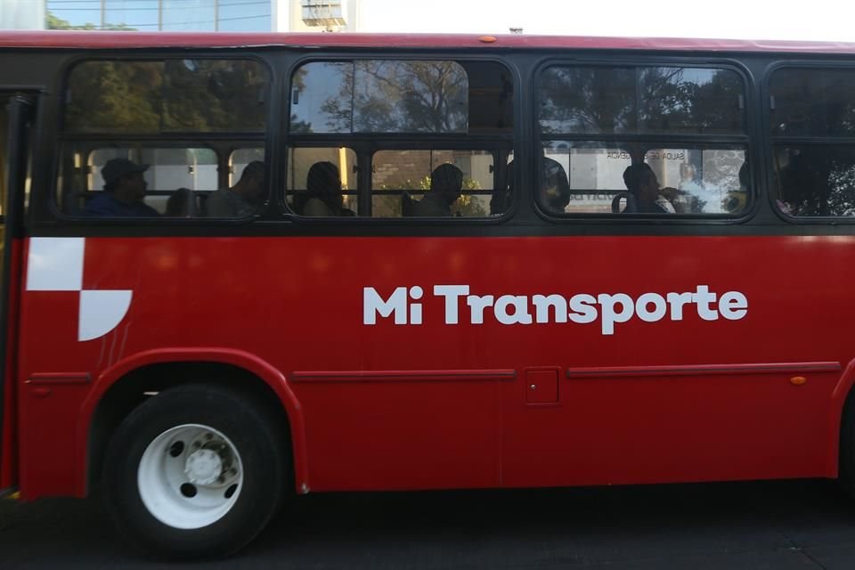 Diputados solicitaron a la Secretaría de Transporte promover entre usuarios del transporte público, el uso correcto del cubrebocas.