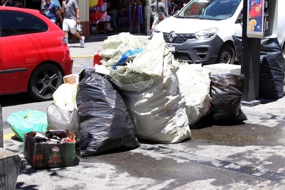 En la zona de Obregón ya era posible ver bultos de basura acumulados en la calle.