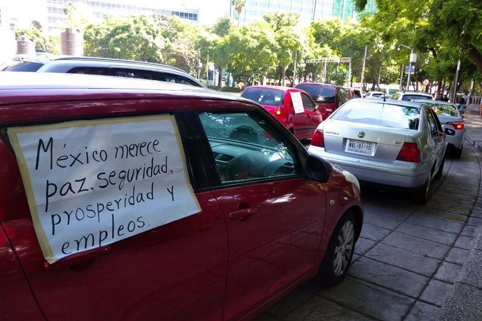 Los inconformes con la gestión lopezobradorista se desplazan sobre Paseo de la Reforma.