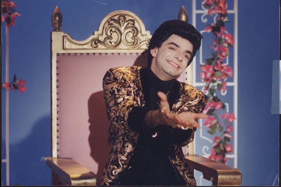 Eugenio Derbez se volvió tendencia en Twitter debido a que usuarios reprocharon que su personaje de 'Julio Esteban' era burla homofóbica.
