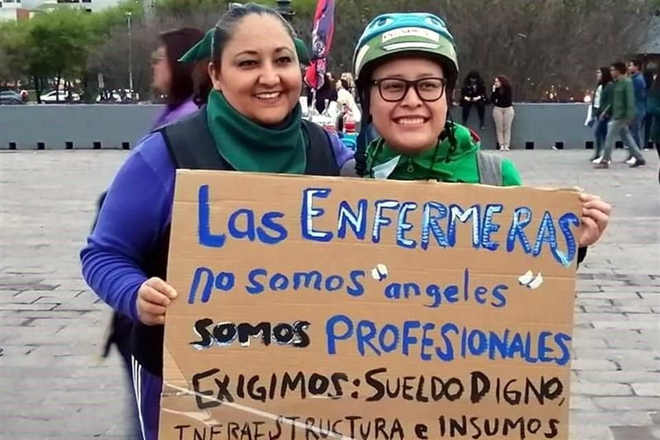 Además de ser enfermera, la joven era activista por los derechos de las mujeres y voluntaria de muchas causas.