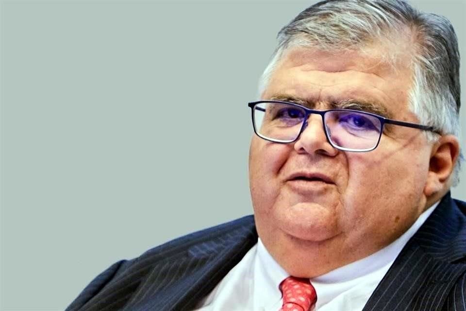 La desaceleración de la inflación no debe generar complacencia, ya que aún supera los objetivos y todavía no ha sido derrotada del todo, señaló Agustín Carstens, director del Banco de Pagos Internacionales.