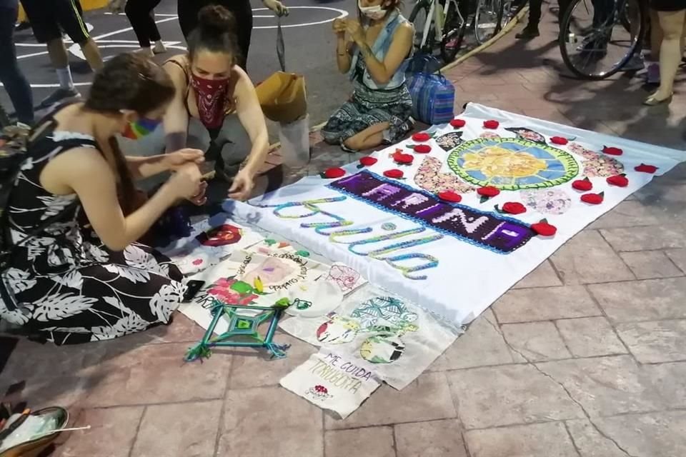 En el lugar también colgaron un cartel en el que exigen seguridad para los ciclistas. 