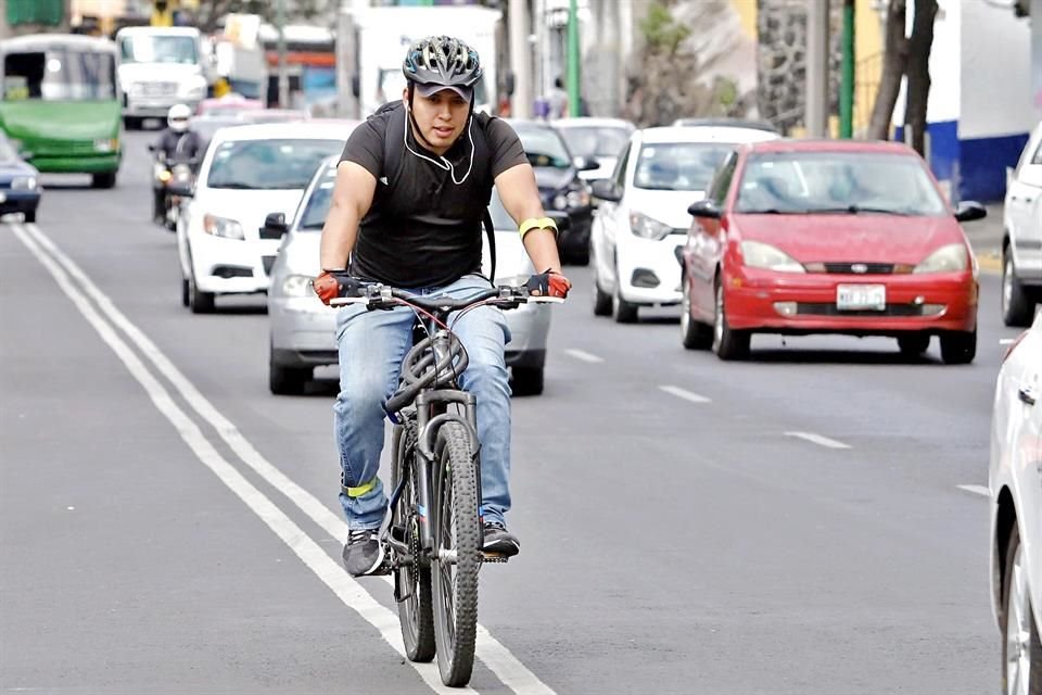 Un estudio del ITDP reveló que los municipios orientan el mínimo presupuesto a infraestructura para bicicletas y para peatones.