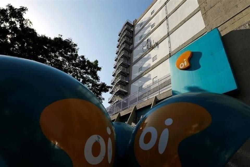 Grupo Oi, la mayor operadora de telefonía fija y la cuarta de telefonía móvil de Brasil, indicó hace un mes que venderá al mejor postor los activos de su red móvil.