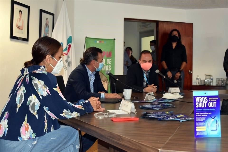 La empresa Truekx de México donó al DIF Municipal las tarjetas de dióxido de cloro, que funcionan por 30 días.