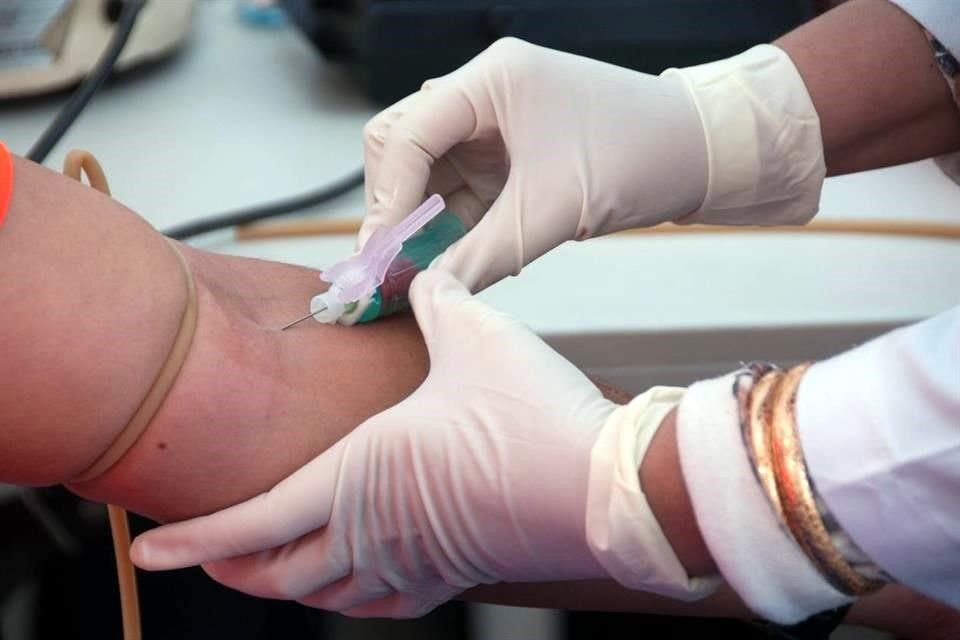 Por cada donación de 600 mililitros de plasma se benefician a tres pacientes.