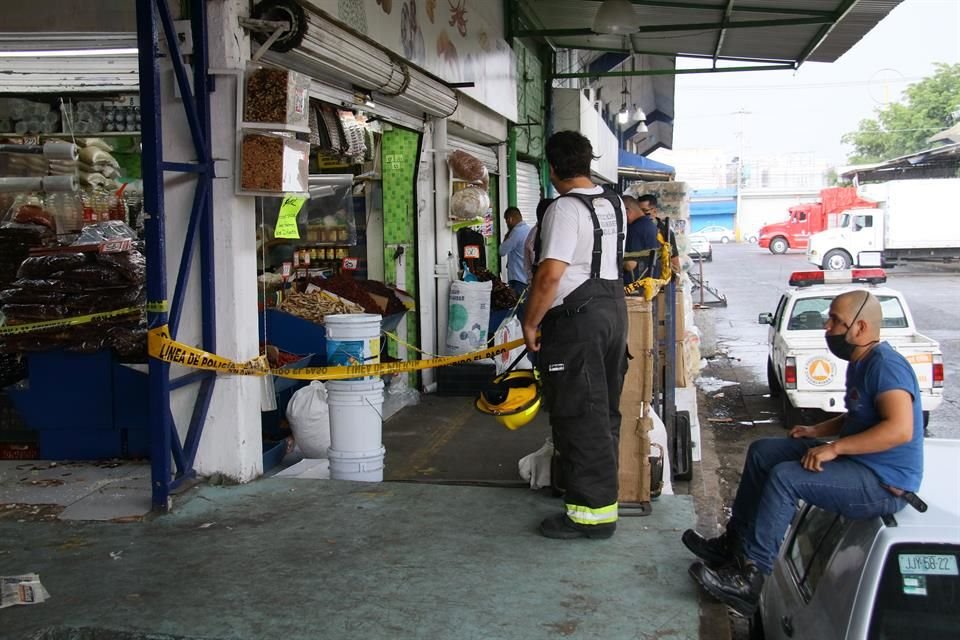 Jonathan, de aproximadamente 25 años, murió  aplastado por un montacargas en el Mercado de Abatos.