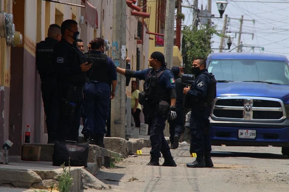 Policías acusaron que batallan para poder tramitar préstamos e incluso su retiro en el Instituto de Pensiones del Estado de Jalisco.