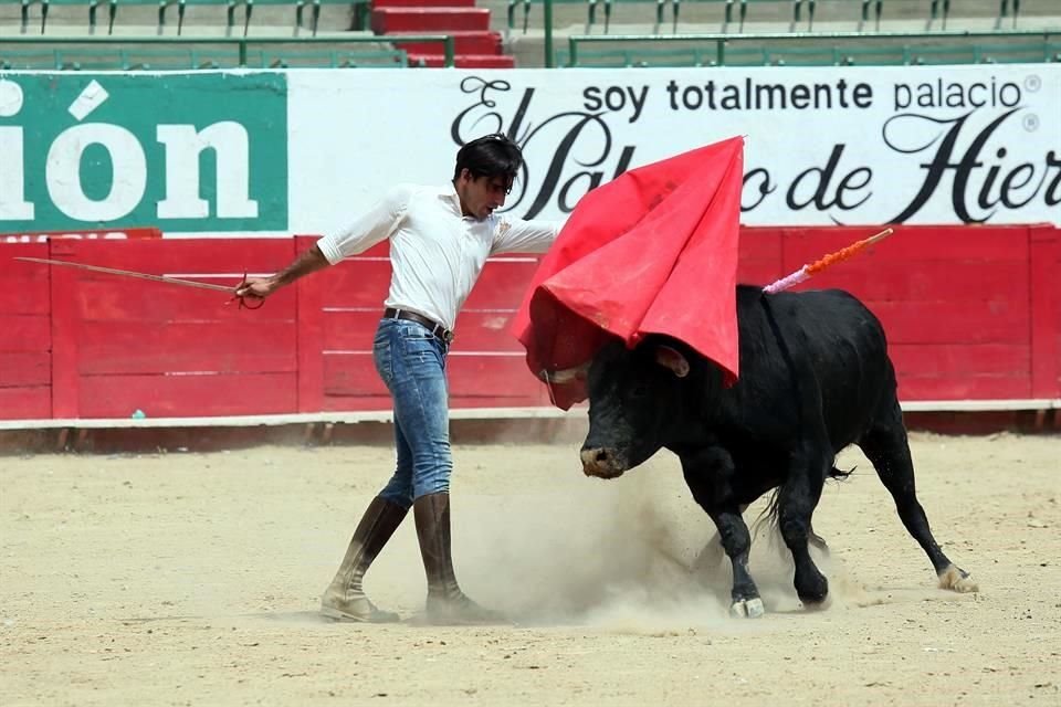Arturo de Alba está mejor de salud.