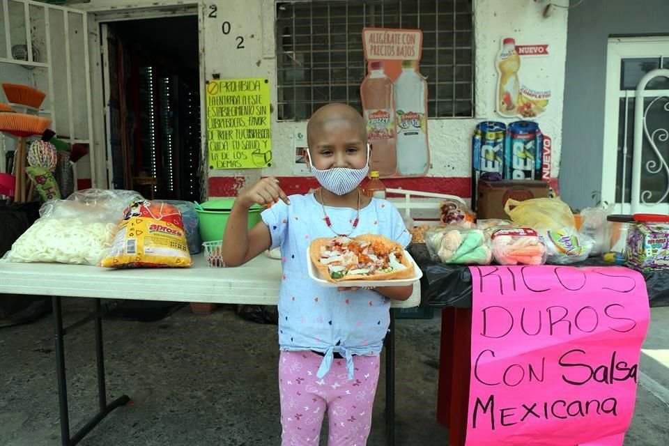 Grecia Alvarez espera juntar 500 mil pesos para completar su ciclo de quimioterapias, debido al desabasto de fármacos.