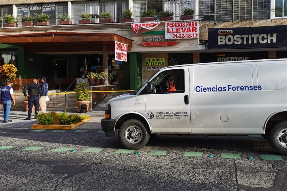 Alberto Alfaro García, regidor de Tlaquepaque, fue baleado ayer en un restaurante. 