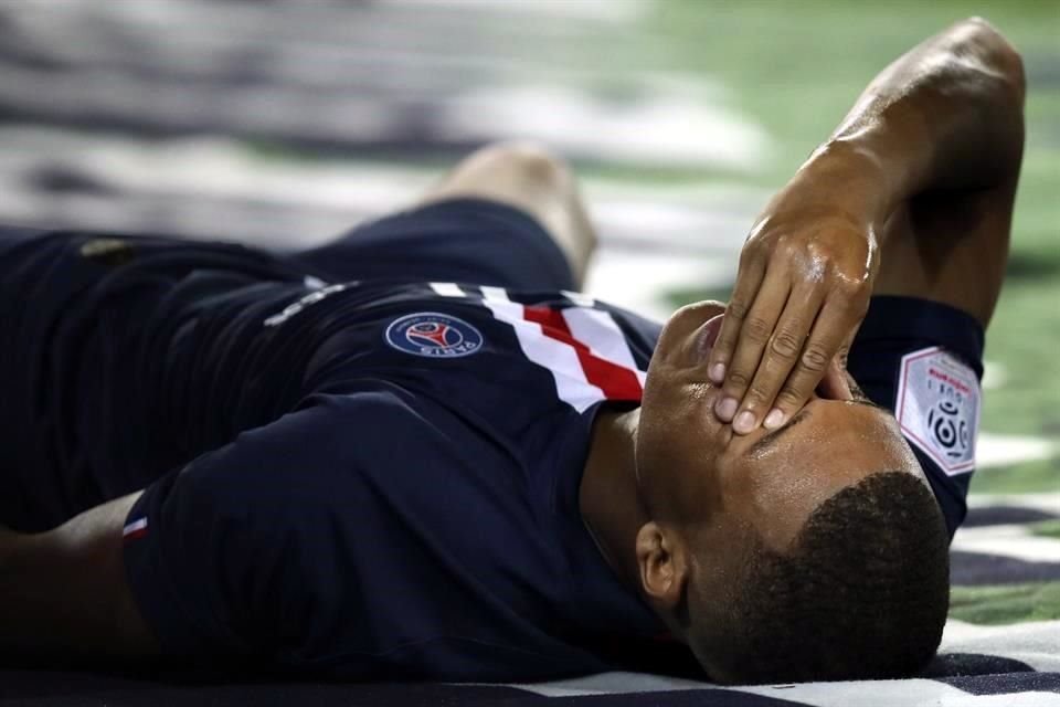 El PSG confirmó el esguince de Mbappé.