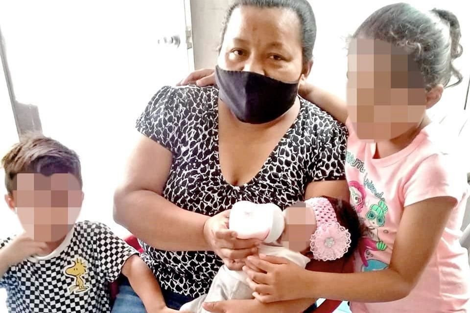 Cecilia Segura, mamá de Mónica, obtuvo la custodia de su nieta, también llamada Mónica.