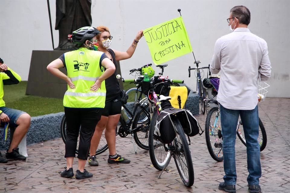 Ciclistas piden respeto y exigen justicia en el caso de Cristina Serna.