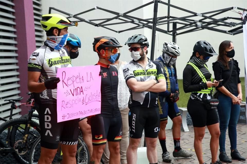 Los distintos colectivos piden que se respete a los ciclistas.