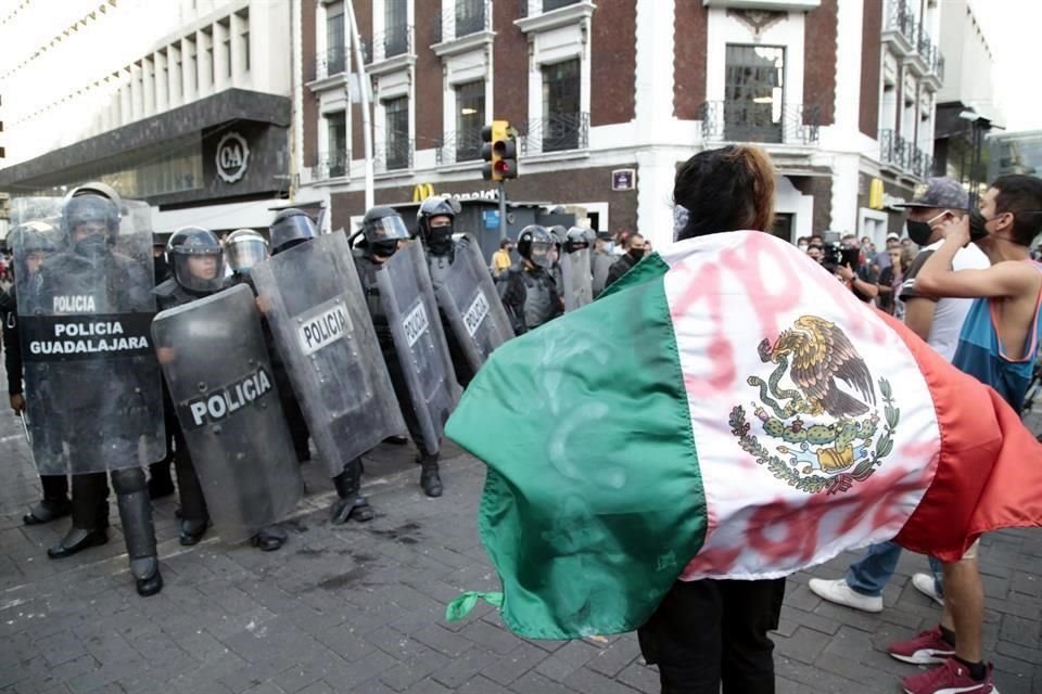 Tras las manifestaciones por Giovanni López, el Gobernador pretende hacer una policía enfocada a protestas.