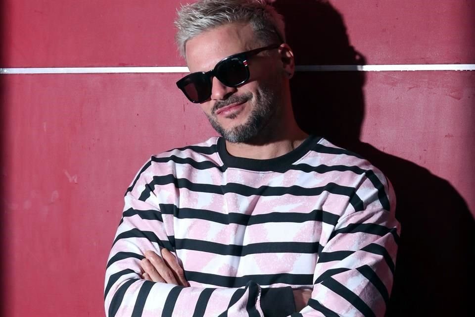 Pedro Capó asegura que pondrá su granito de arena en esta pandemia, brindando música a  sus fans.