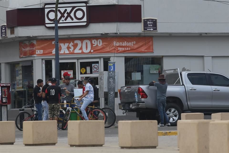 Ante venta ilegal de medicamentos en la zona de El Santuario, autoridades tapatías señalan que están trabajando para acabar con el problema.