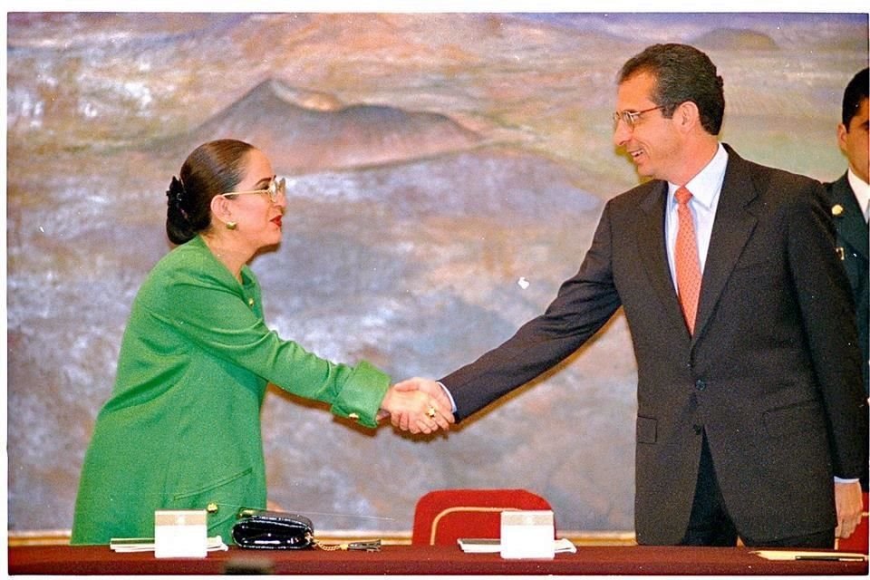 Con Ernesto Zedillo, en 1995, en el Día Internacional de la Mujer.