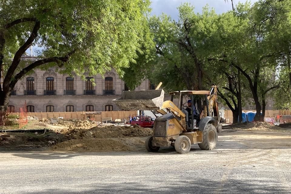 En casi cuatro semanas de trabajo lograron restaurar en un 50 por ciento la fachada del Antiguo Palacio Federal.