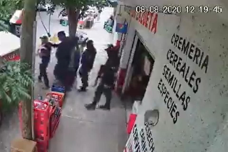 La Secretaría de Seguridad negó que la Policía del Estado haya privado de la libertad a un hombre, como se le acusa hoy en redes sociales.
