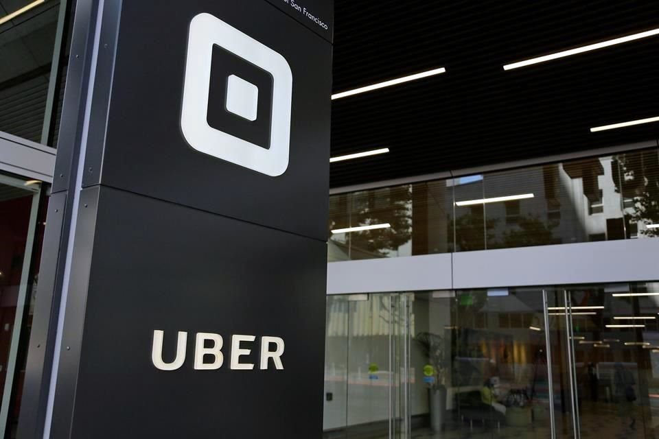 El CEO de Uber propuso que se les obligue a establecer fondos de los que los trabajadores puedan sacar dinero para pagar por beneficios como seguro médico o vacaciones.