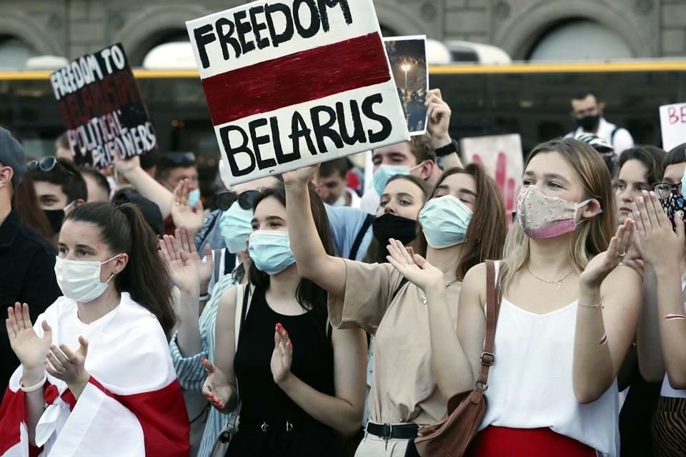 Manifestantes salieron a las calles de Polonia en solidad con la Oposición Bielorrusia.