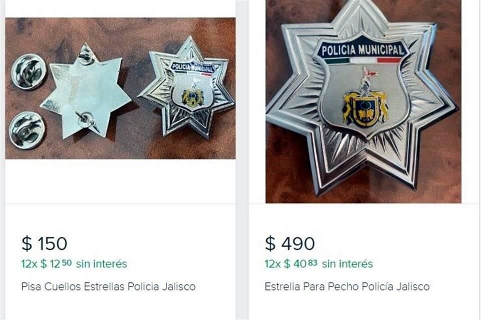 Lo mismo ocurre con insignias y placas policiales.