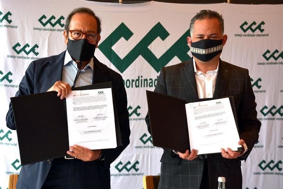 Carlos Salazar, presidente del CCE, y Santiago Nieto, titular de la UIF.
