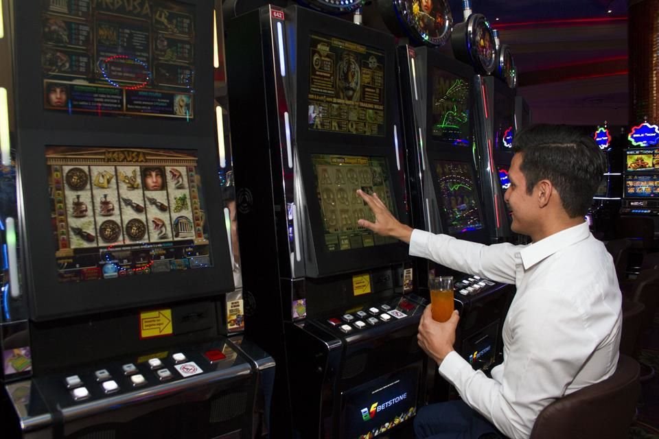 El Gobierno del Estado pretende cobrar un impuesto a las personas que practiquen juegos con apuesta.