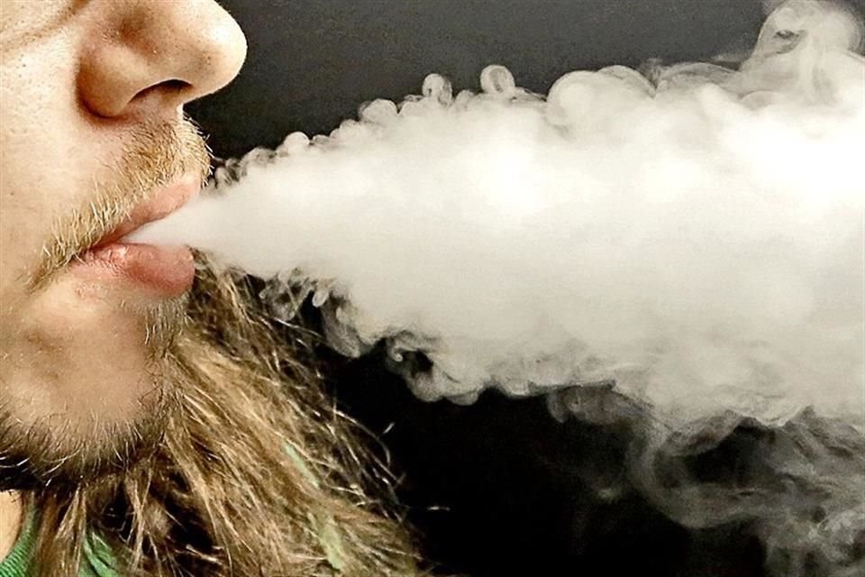 Estudio de Stanford indica que jóvenes que usan cigarrillos electrónicos tienen entre 5 y 7 veces más probabilidades de contraer Covid-19.