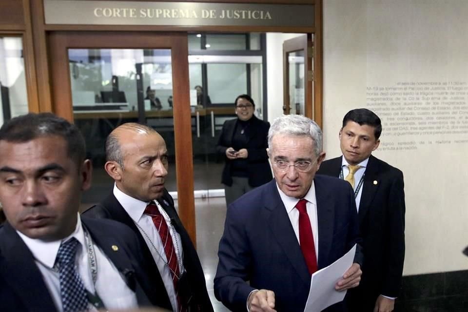 El Expresidente, Alvaro Uribe, llega en 2019 a la  Suprema Corte para un interrogatorio.