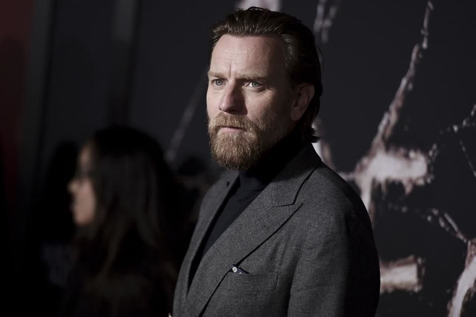 En los acuerdos que Ewan McGregor firmó de su divorcio el famoso pagará 14 mil 934 dólares al mes por manutención infantil de su hija menor, y 35 mil 868 dólares mensuales de manutención conyugal.