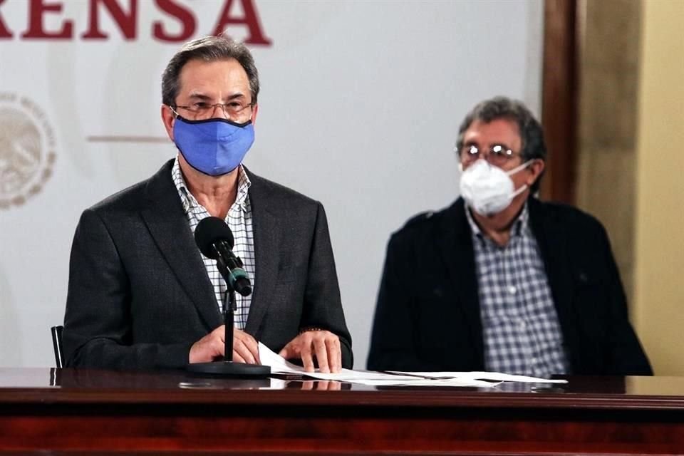 El Secretario de Educación en la conferencia de prensa en Palacio Nacional.