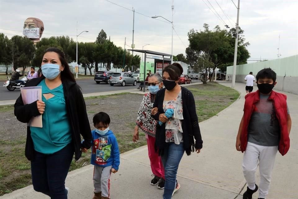 Con el #DíaDelPeatón y #PoesíaPeatonal, colectivos y expertos buscan impulsar los derechos de los transeúntes en la CDMX.